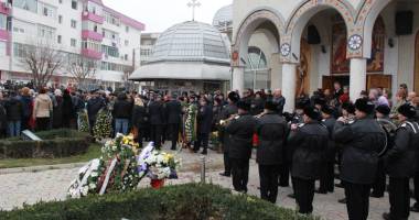 Galerie FOTO. Durere fără margini la înmormântarea asistentei SMURD - 10