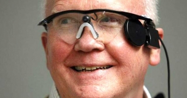 Stire din Politică-Administrație : Implantul bionic, pentru mulți, șansa de a vedea din nou