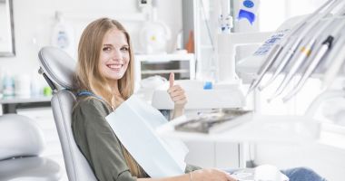 De ce să optezi pentru un implant dentar? - 1