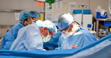 Stire din Sănătate : Verificări la sânge, în toate centrele de transplant din țară