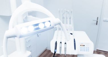 Implanturile dentare încep să devină o realitate, nu o raritate, printre românii trecuți de o anumită vârstă! - 2