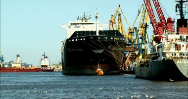 Stire din Economie : Importurile României cresc de două ori mai repede decât exporturile