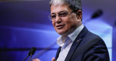 Stire din Economie : Ministrul Finanțelor explicații despre impozitarea progresivă a salariilor pentru români