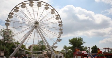 Stire din Eveniment : Scandalagii înarmați cu bâte și săbii din Satul de Vacanță au fost reținuți