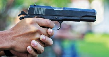 Stire din Eveniment : Împușcături în centrul Constanței. Polițiștii încă îl caută pe "pistolar"!