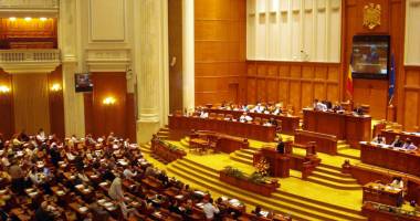Stire din Politică-Administrație : "Imunitatea parlamentarilor ar trebui eliminată complet"