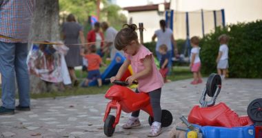 Părinți, se deschide o nouă creșă, la Constanța