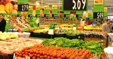 Stire din Economie : Încasările comerțului au crescut cu 8,2%