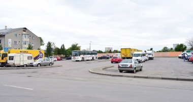 Galerie foto. ÎNCĂ UN SUPERMARKET LA CONSTANȚA! Dispare o parcare imensă de pe strada Eliberării - 2