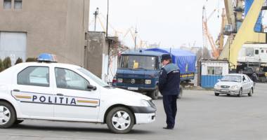 Stire din Eveniment : În căutarea evazioniștilor fiscali, prin porturile din Constanța