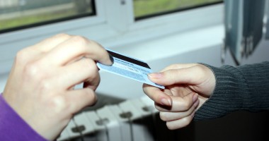 Stire din Sănătate : În ce condiții vom primi cardurile  de sănătate