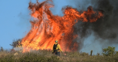 Stire din Actualitate : Un oraș întreg din Canada, evacuat din cauza incendiilor