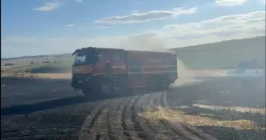 Zi de foc pentru pompierii tulceni. Salvatorii au intervenit la patru incendii de vegetație