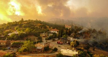 Stire din Actualitate : Incendii devastatoare în Grecia, Turcia şi Italia