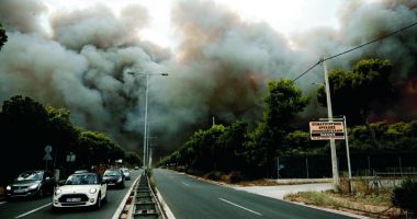 Stire din Actualitate : Incendii în Grecia. Șefii poliției și pompierilor, schimbați din funcție