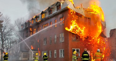 Stire din Fun : Incendiu cu discriminare
