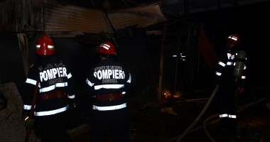Noapte albă pentru pompierii constănțeni
