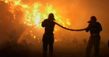 Stire din Eveniment : Fostul CAP din Corbu, distrus de incendiu