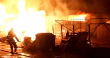 Stire din Eveniment : Incendiu puternic la o cabană din Pasul Tihuța