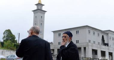 Stire din Actualitate : Incendiu la o moschee în construcție din Poitiers, Franța