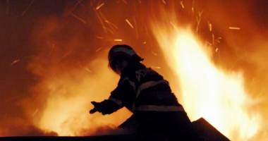 Stire din Eveniment : POMPIERII CONSTĂNȚENI, ALERTAȚI SĂ STINGĂ UN INCENDIU!