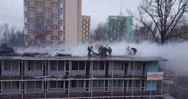 GALERIE FOTO ȘI VIDEO. INCENDIU DEVASTATOR! HOTEL DIN MAMAIA MISTUIT DE FLĂCĂRI - 2