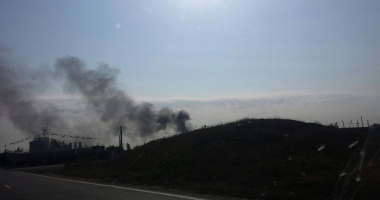 Incendiu în Constanța. Intervin două autospeciale de pompieri