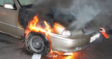 Stire din Eveniment : Incendiu la Constanța. ARDE O MAȘINĂ!