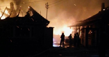 Stire din Eveniment : CLĂDIRE din Germania, CU ZECI DE ROMÂNI ÎNĂUNTRU, INCENDIATĂ! 33 VICTIME! AUTORITĂȚILE DIN ȚARA NOASTRĂ SUNT ÎN ALERTĂ