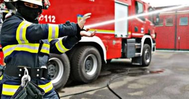Stire din Eveniment : Incendiu violent la Constanţa. Arde o casă pe strada Baba Novac