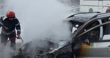 Stire din Eveniment : Incendiu pe Autostrada A2 București Constanța! Mașină cuprinsă de flăcări!