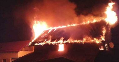 Stire din Eveniment : Incendiu din cauza unui frigider defect. Două persoane au murit intoxicate cu fum