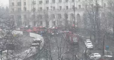 Stire din Eveniment : Incendiu la Ministerul Finanțelor. Pompierii intervin cu opt autospeciale