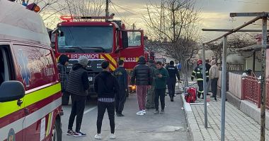 GALERIE FOTO UPDATE Incendiu de la Medgidia a fost stins. O singură persoană cu atac de panică - 3