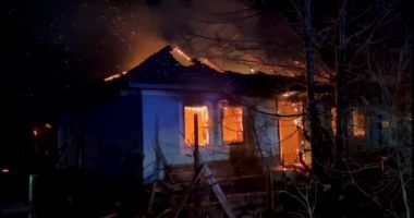 Stire din Eveniment : Doi bărbați au ars de vii într-o casă cuprinsă de flăcări. Incendiul a ucis și animalele din gospodărie