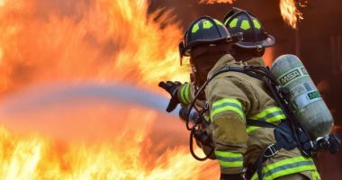 Stire din Eveniment : Altarul unei biserici a fost cuprins de flăcări după Liturghie. Desfășurare masivă de forțe ale salvatorilor ISU