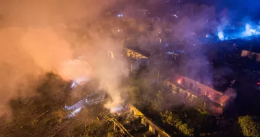 Stire din Actualitate : Explozie devastatoare într-o fabrică de artificii. Zeci de morți și răniți după o deflagrație uriașă