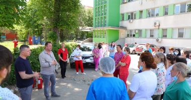 Stire din Social : Angajații Spitalului Clinic de Boli Infecțioase Constanța au fost instruiți cum să intervină în cazul unui incendiu