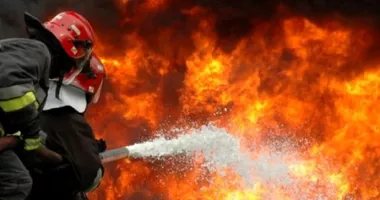Stire din Eveniment : O sobă a explodat în casă! Mamă și fiică, rănite grav