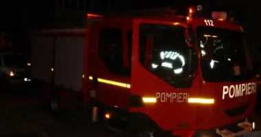 Stire din Eveniment : Incendiu violent la groapa de gunoi. Zeci de pompieri au intervenit de urgență