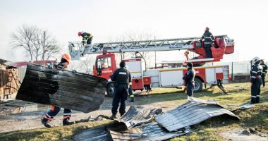 Stire din Eveniment : Incendiu devastator la Medgidia.  18 familii au rămas fără case