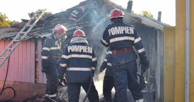 Stire din Eveniment : SEMNAL de ALARMĂ! Prizele defecte, principala cauză a izbucnirii incendiilor
