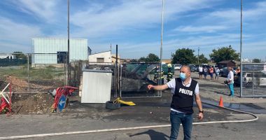 Stire din Eveniment : Incendiu la o conductă de gaz, pe strada Aurel Vlaicu
