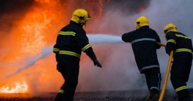 Incendiu puternic în Constanța. LOCUINȚĂ CUPRINSĂ DE FLĂCĂRI!