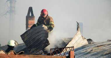 Incendiu devastator la Medgidia.  18 familii au rămas fără case - 2