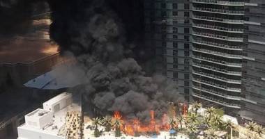 Stire din Actualitate : VIDEO. Incendiu de amploare la un hotel din Las Vegas!