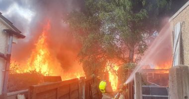 Stire din Actualitate : Incendiu de proporții în apropierea aeroportului Heathrow din Londra