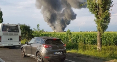 FOTO-VIDEO. INCENDIU PUTERNIC la două depozite din Balotești - 6