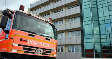 Stire din Eveniment : Incendiu în căminul studențesc din zona Pescărie