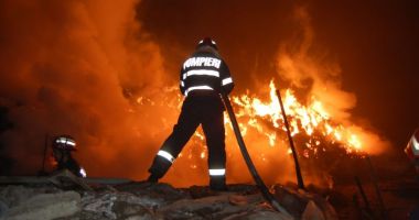 INCENDIU DEVASTATOR! Două persoane, găsite carbonizate